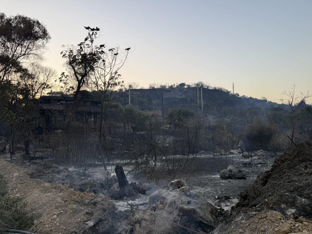 Εφιαλτικές στιγμές από τις μεγάλες πυρκαγιές σε Δυτική Αχαΐα και Συχαινά: Εκκενώνονται Μποζαΐτικα & Βούντενη, γεμάτη καπνούς η Πάτρα, μυρίζει καμένο σε όλη την πόλη (ΦΩΤΟ-ΒΙΝΤΕΟ)