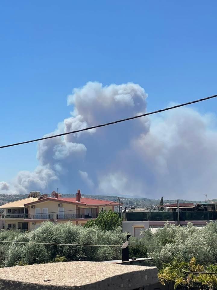 Δυτ. Αχαΐα: Μεγάλη φωτιά στα Μοιρέικα - Στις φλόγες θερμοκήπια, μηνύματα εκκένωσης οικισμών από το 112, διακοπή κυκλοφορίας στην Εθνική Οδό, αναφορές για εγκαυματίες (ΦΩΤΟ - ΒΙΝΤΕΟ)
