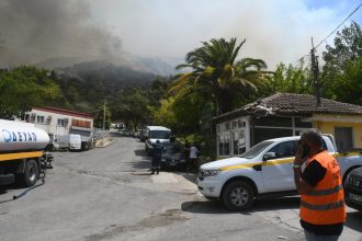 Καθηγητής Σαρηγιάννης για φωτιά στην Πάτρα: Τρεις φορές υψηλότερες οι καρκινογόνες ενώσεις στα αιωρούμενα σωματίδια του καπνού