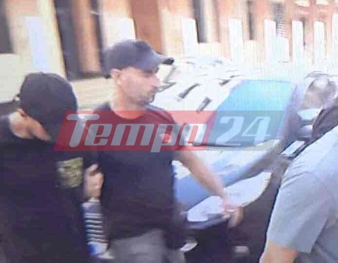 Πάτρα: Στον εισαγγελέα οι συλληφθέντες για τις πυρκαγιές - Έντονες αποδοκιμασίες από συγκεντρωμένους πολίτες (ΦΩΤΟ) - ΝΕΟΤΕΡΑ