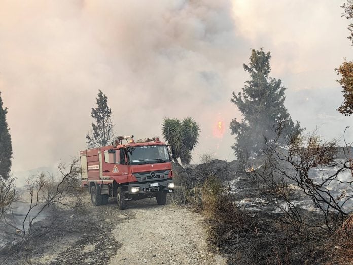 Συλλήψεις για τις φωτιές σε Συχαινά, Γηροκομειό: Στον εισαγγελέα τρεις νεαροί, ομολόγησε 19χρονος – Προσαγωγή ενός ακόμη ατόμου για την Αρόη