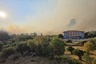 Φωτιές στην Αχαΐα: Στην κυκλοφορία δόθηκε η νέα και η παλαιά εθνική Πατρών - Πύργου