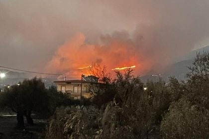 ΕΚΤΑΚΤΟ: Προσαγωγή δύο υπόπτων για την καταστροφική πυρκαγιά στα Συχαινά