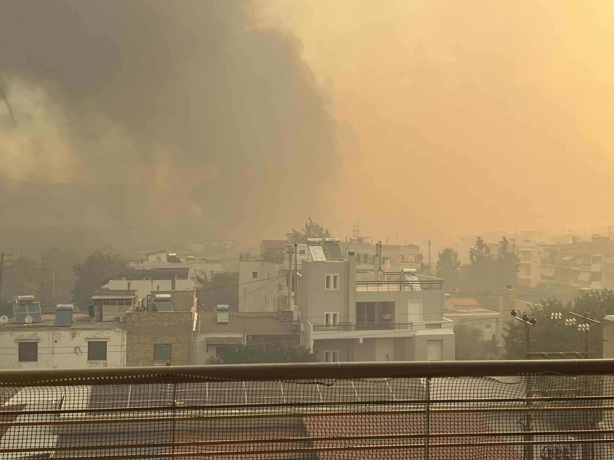 Έκκληση για πόσιμο νερό σε πυροσβέστες, αστυνομικούς και όσους συνδράμουν στην κατάσβεση της φωτιάς στα Συχαινά
