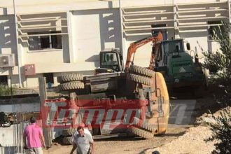Πάτρα: Ανετράπη εκσκαφέας μέσα στο Νοσοκομείο “Άγιος Ανδρέας” (ΦΩΤΟ)