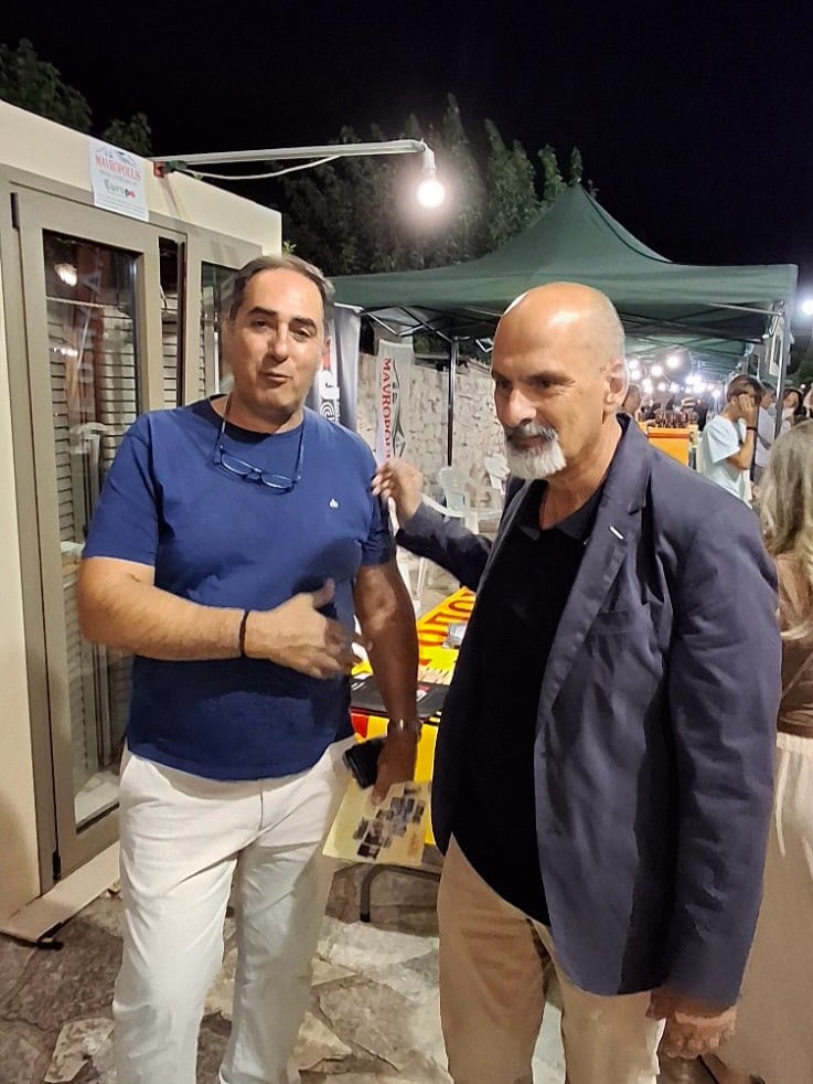 Στην έκθεση της Χαλανδρίτσας ο Χαράλαμπος Μπονάνος ΦΩΤΟ