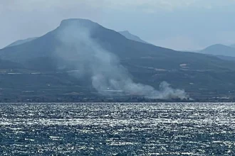 Φωτιά τώρα στην Κορινθία - Καίει ανάμεσα σε Άσσο και Λέχαιο