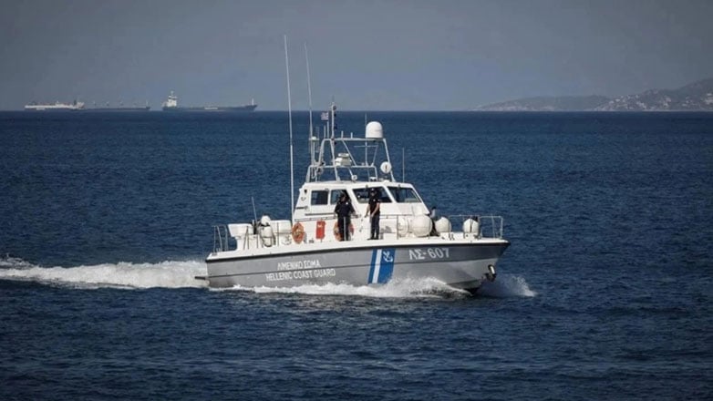 Διάσωση δύο ατόμων μετά από πρόσκρουση σκάφους σε βραχονησίδα 