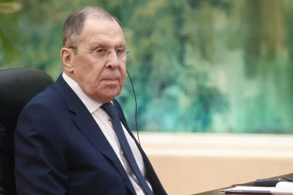 Λαβρόφ: Η Ρωσία στηρίζει αξιόπιστες εγγυήσεις ασφαλείας για την Ουκρανία