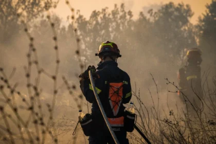 Πολύ υψηλός κίνδυνος πυρκαγιάς σε Ρόδο, Σάμο και Ικαρία την Κυριακή