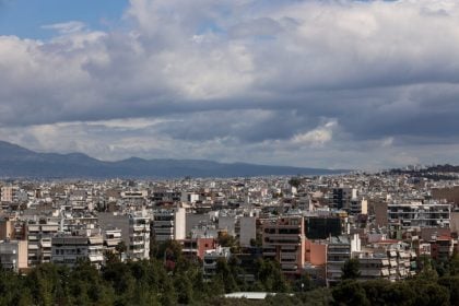 Νεόδμητα ακίνητα: Στον «πάγο» ο ΦΠΑ 24% και το 2026 - Οι λόγοι που υπαγορεύουν την αναστολή, τα οφέλη για τους αγοραστές