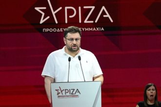 Κ. Ζαχαριάδης: Ο Κυριάκος Μητσοτάκης βρίσκεται σε αποδρομή