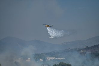 Φωτιά στο Ξηροχώρι Ηλείας – Σηκώθηκαν 2 αεροσκάφη 