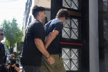 Πάτρα: Eξετάζονται νέα δεδομένα από βίντεο για τη φωτιά στο Γηροκομειό - «Σκόπιμη η σύγχυση», καταγγέλλουν οι γονείς των συλληφθέντων
