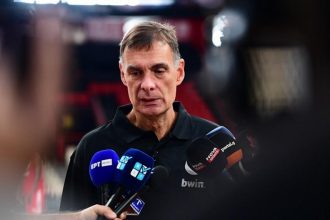 Ολυμπιακός: Ανοικτό το ενδεχόμενο για άλλη μια μεταγραφή άφησε ο Μπαρτζώκας