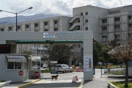 Πανεπιστημιακό Νοσοκομείο Πατρών: Αποσωληνώθηκε η 14χρονη από την Κεφαλονιά - ζήτησε να αγκαλιάσει τους γιατρούς της