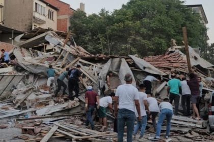 Σεισμός 6,1 Ρίχτερ στην Τουρκία - Πτώσεις κτιρίων - Αισθητός στα νησιά του ανατολικού Αιγαίου