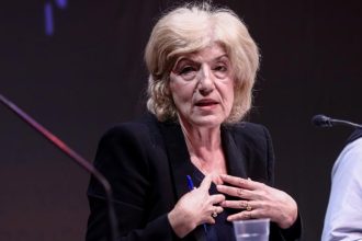 Σία Αναγνωστοπούλου: Nα αποκατασταθούν άμεσα οι βλάβες στο ηλεκτρικό δίκτυο στις πυρόπληκτες περιοχές