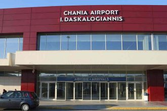Μεθυσμένη τουρίστρια έκανε άνω κάτω το αεροδρόμιο Χανίων