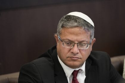 Μεσανατολικό: Ο ακροδεξιός Ισραηλινός υπ. Μπεν Γκβιρ απείλησε τον κρατούμενο Παλαιστίνιο ηγέτη Μαρουάν Μπαργκούτι μέσα στο κελί του