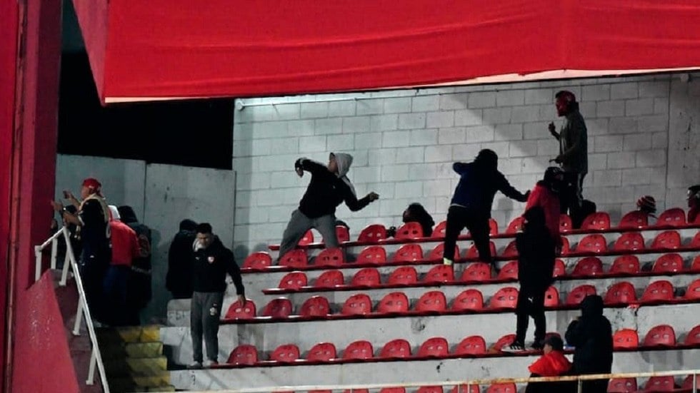 Τραγωδία στην Αργεντινή: Τρεις νεκροί σε αιματηρά επεισόδια μεταξύ οπαδών στο Ιντεπεντιέντε – Ουνιβερσιτάντ Ντε Τσίλε ΒΙΝΤΕΟ