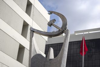 ΚΚΕ: Πρωτοφανείς οι μεθοδεύσεις της κυβέρνησης για συγκάλυψη του σκανδάλου – Στρέφονται κατά του λαού