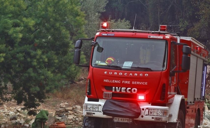 Δυτ. Ελλάδα: Ατύχημα για πυροσβέστες - Το όχημά τους έπεσε σε αυλάκι