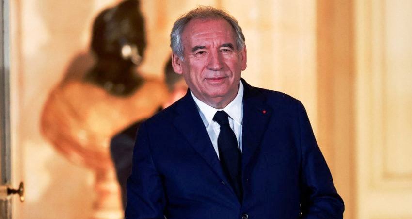 Μπαϊρού: Η επιλογή για τη Γαλλία είναι χάος ή ευθύνη - Καταιγιστικές οι εξελίξεις