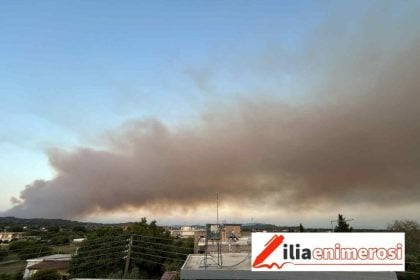 Πύργος: Απόκοσμες εικόνες από το τεράστιο σύννεφο καπνού της μεγάλης πυρκαγιάς στο Χελιδόνι - ΒΙΝΤΕΟ