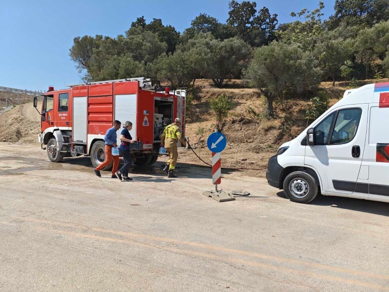 Φωτιά στην Αχαΐα: Μεγάλη ανάγκη για πόσιμο νερό - Τα My market ήταν εκεί!