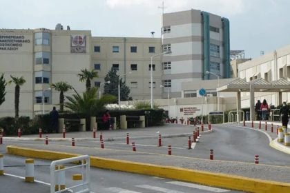 Απόδρασε από την Ψυχιατρική, άρπαξε αυτοκίνητο γυναίκας και την… κοπάνησε