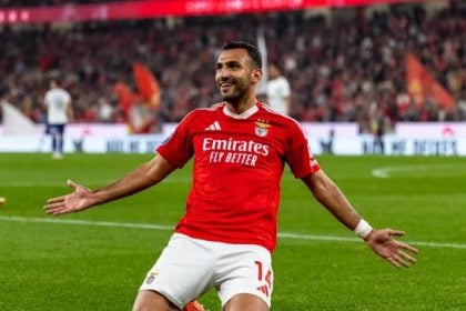 «Sun»: «Γιουνάιτεντ για Παυλίδη και Αγκεχόουα»