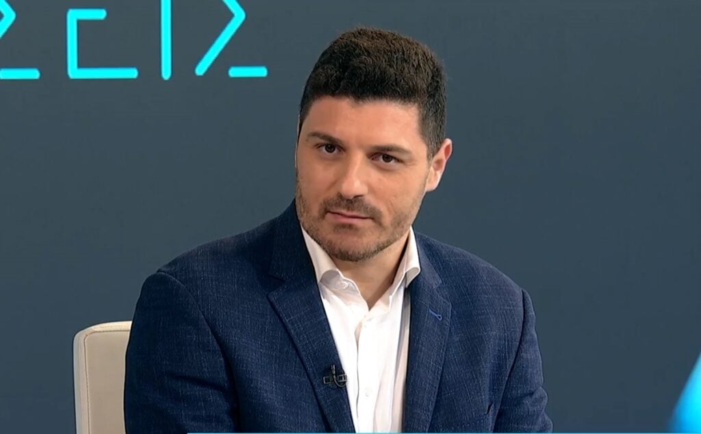 Τεμπονέρας: Το αντικοινωνικό τρίπτυχο που το εργασιακό ν/σ δεν αγγίζει – Οι Έλληνες έχουν ωράρια Κίνας, μισθούς Βουλγαρίας και τιμές στο ράφι Ελβετίας