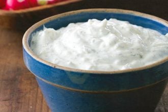 Ντιπ με ξινομυζήθρα και σκόρδο