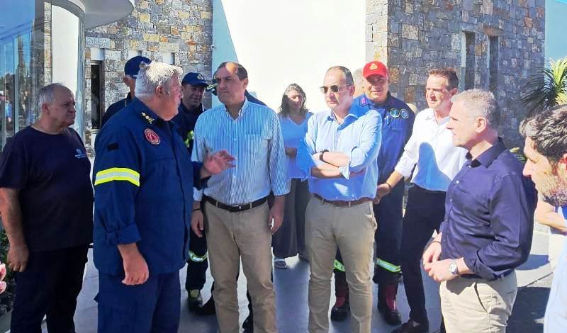 Φωτιές: Το πρόγραμμα της επίσκεψης Κατσαφάδου στην Πάτρα - Συντονισμός για την επόμενη ημέρα στις πληγείσες περιοχές