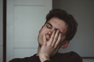 Οι τροφές που μας φέρνουν ύπνο μέσα στην ημέρα