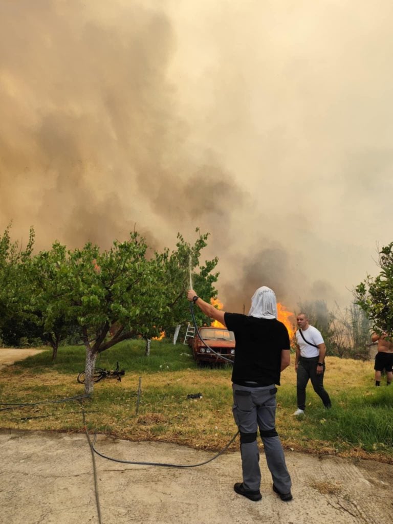 Πύρινος εφιάλτης στα Συχαινά: Κάηκαν σπίτια, εκκενώνονται οικισμοί και κτίρια - Δραματικές στιγμές για τους κατοίκους (ΦΩΤΟ & BINTEO)