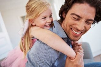 Αγάπη: 10 πράξεις πιο δυνατές απ’ το «σ’ αγαπώ»