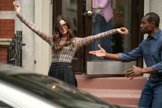 Η ανάρτηση που έκανε η Anne Hathaway μετά την πτώση της στα γυρίσματα του «The Devil Wears Prada 2»