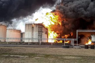 Ρωσία: Φωτιά σε εγκαταστάσεις αποθήκευσης πετρελαίου στο Σοτσί από ουκρανική επίθεση