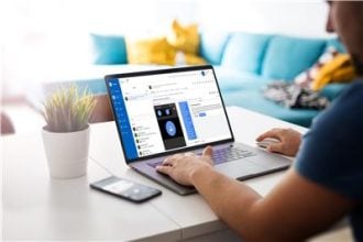 Τα παιδιά εθίζονται στα μέσα κοινωνικής δικτύωσης και κανείς δεν μπορεί να συμφωνήσει σε μια λύση