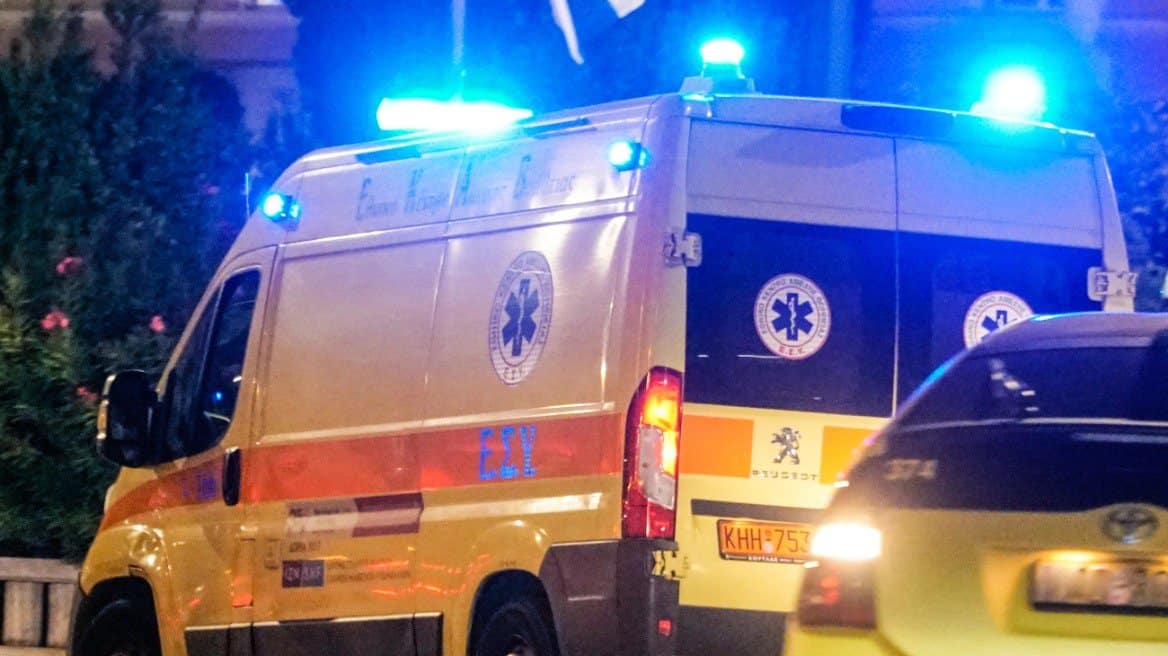 Νέο σοβαρό τροχαίο στην ορεινή Ναυπακτία - Δύο αδέλφια που επέβαιναν σε αγροτικό έπεσαν σε χαράδρα