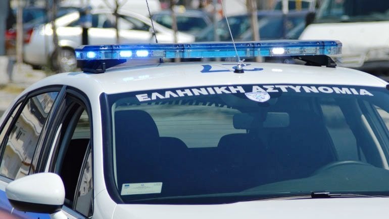 Πάτρα: Ληστεία στη μέση του δρόμου στα Προσφυγικά - Ανθρωποκυνηγητό από την ΕΛ.ΑΣ