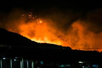 Οριοθετημένες αργά τη νύχτα οι τρεις φωτιές στην Πρέβεζα