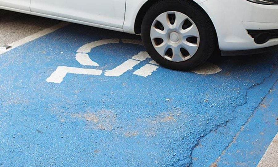 Δυτ. Ελλάδα: Δεν σεβόμαστε ούτε τις θέσεις ΑμεΑ - Δείτε που παρκάρουμε
