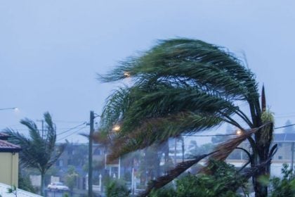 Καιρός: "Εκρηκτικό κοκτέιλ" σήμερα στην Πάτρα και τη Δυτ. Ελλάδα με ισχυρούς ανέμους και 40αρια