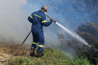  Πάτρα: Πυρκαγιά στον Αγιο Βασίλειο προς Πλατάνι