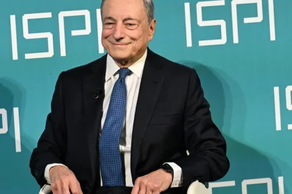 Σκληρό μήνυμα Ντράγκι: Η Ευρώπη θεατής, χωρίς φωνή και χωρίς δύναμη - Υποτάχτηκε στις ΗΠΑ