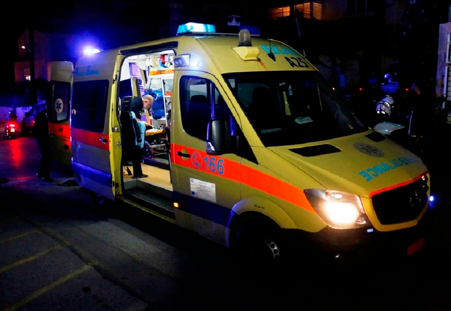 Φωτιές στην Αχαΐα: 12 διακομιδές από το ΕΚΑΒ