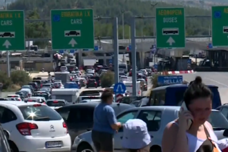 Συνοριακός σταθμός Ευζώνων: Κατά «κύματα» οι Βαλκάνιοι αδειούχοι φτάνουν στην Ελλάδα